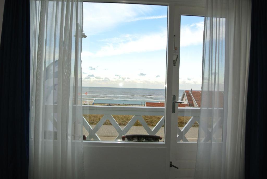 Bed&Breakfast Aan Strand Katwijk aan Zee Bilik gambar